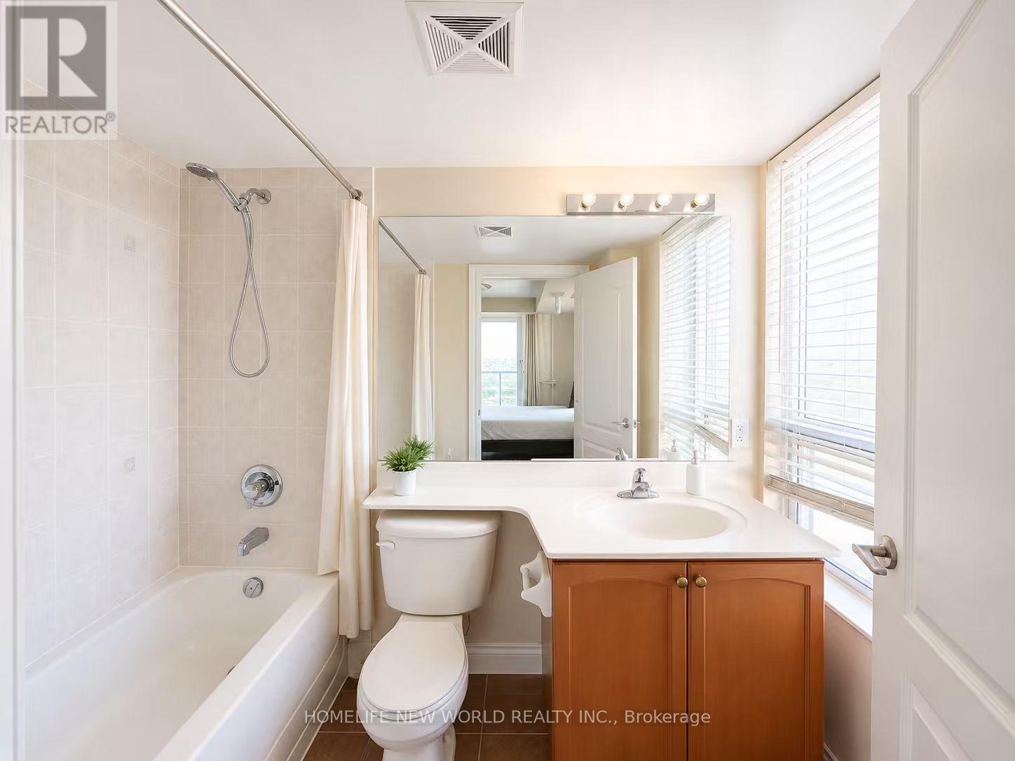 2007 - 50 Brian Harrison Way, Toronto, Ontario  M1P 5J4 - Photo 5 - E13209664