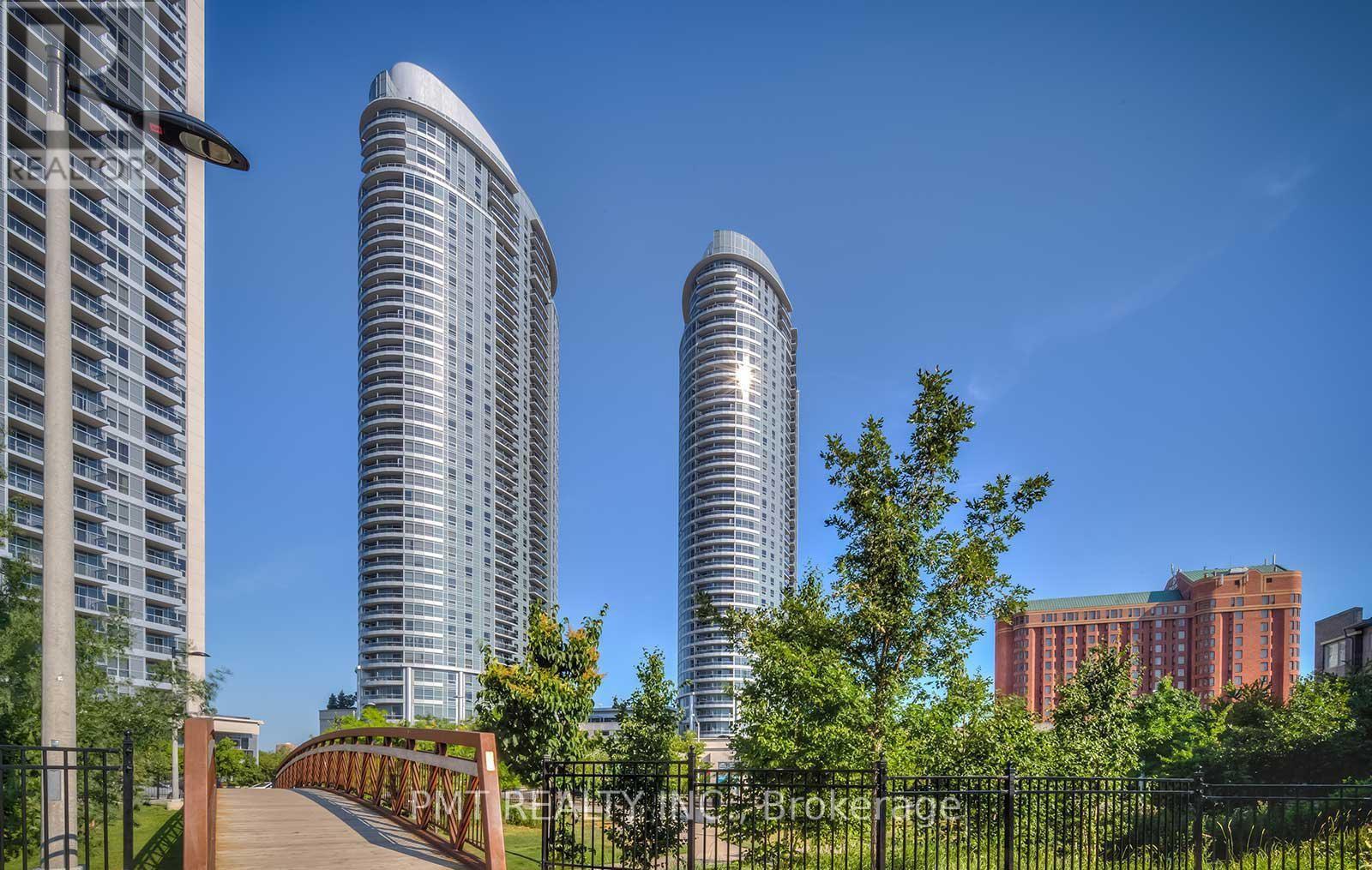 1421 - 135 VILLAGE GREEN SQUARE