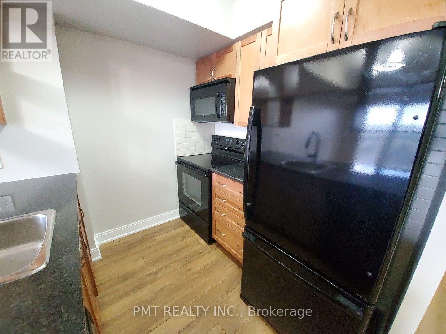 1421 - 135 Village Green Square, Toronto, Ontario  M1S 0G4 - Photo 2 - E13209712