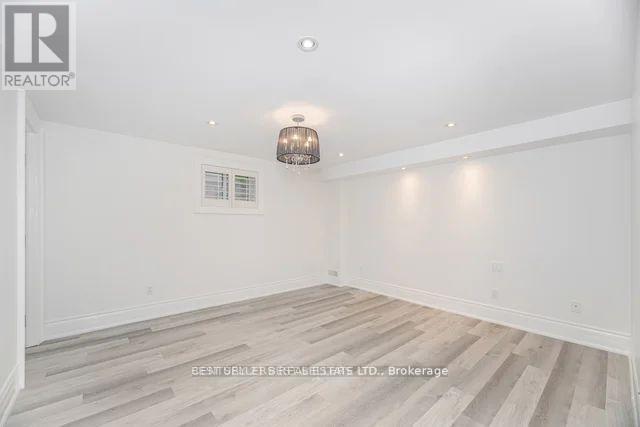 1595 Calverton Court, Mississauga, Ontario  L5G 2W4 - Photo 36 - W12754256