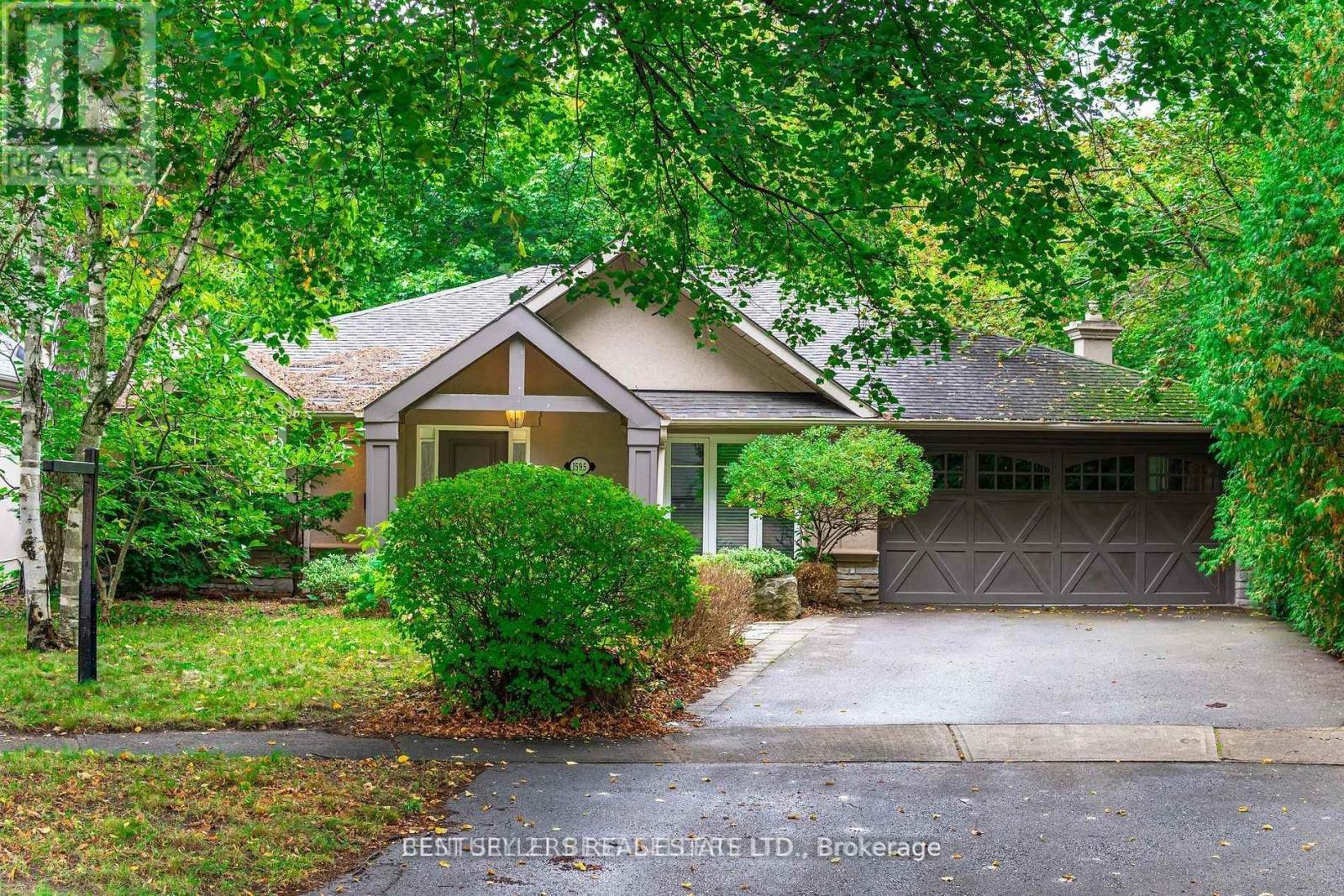 1595 Calverton Court, Mississauga, Ontario  L5G 2W4 - Photo 4 - W12754256