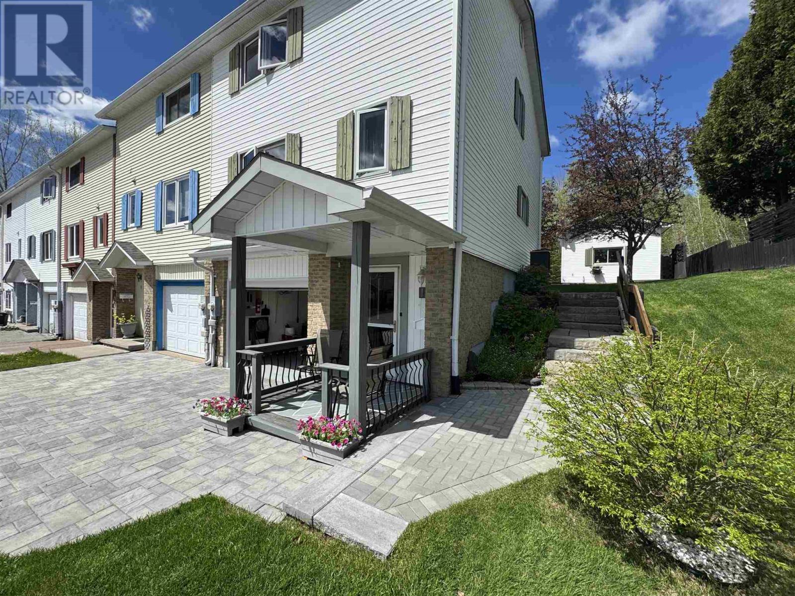 11 Gauthier Pl, Elliot Lake, Ontario  P5A 3M1 - Photo 2 - SM261216