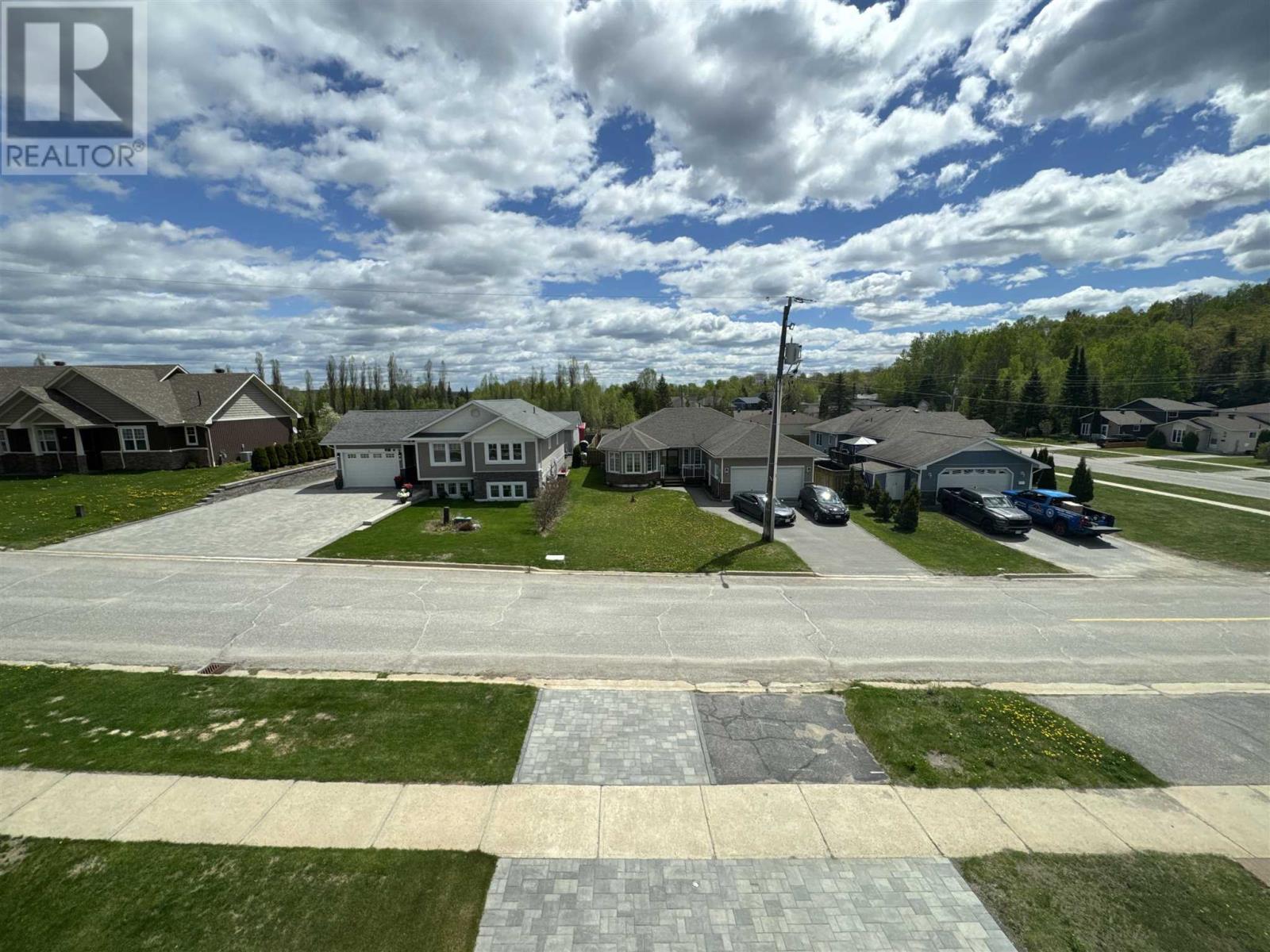 11 Gauthier Pl, Elliot Lake, Ontario  P5A 3M1 - Photo 33 - SM261216