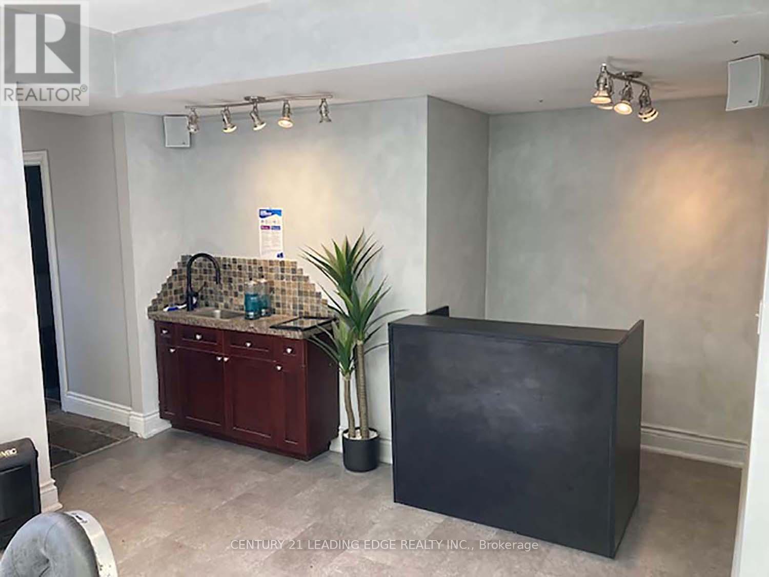 First Floor - 6391 Main Street, Whitchurch-Stouffville, Ontario  L4A 1G4 - Photo 3 - N13209618