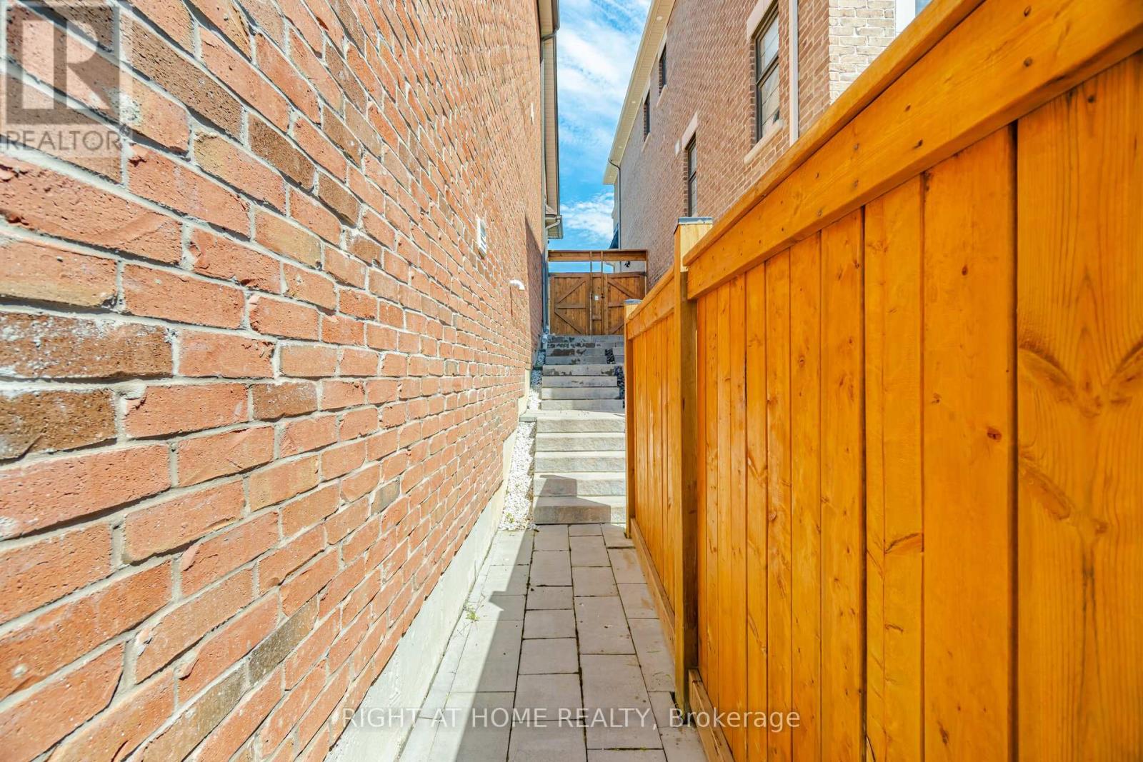 17 Lacrosse Trail, Vaughan, Ontario  L4H 4S7 - Photo 42 - N13209782
