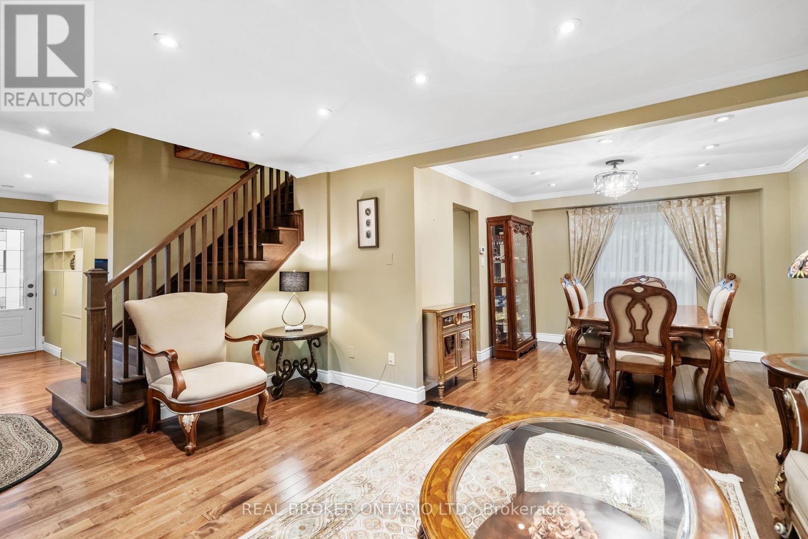 63 Haskell Crescent, Aurora, Ontario  L4G 5T6 - Photo 9 - N13209932