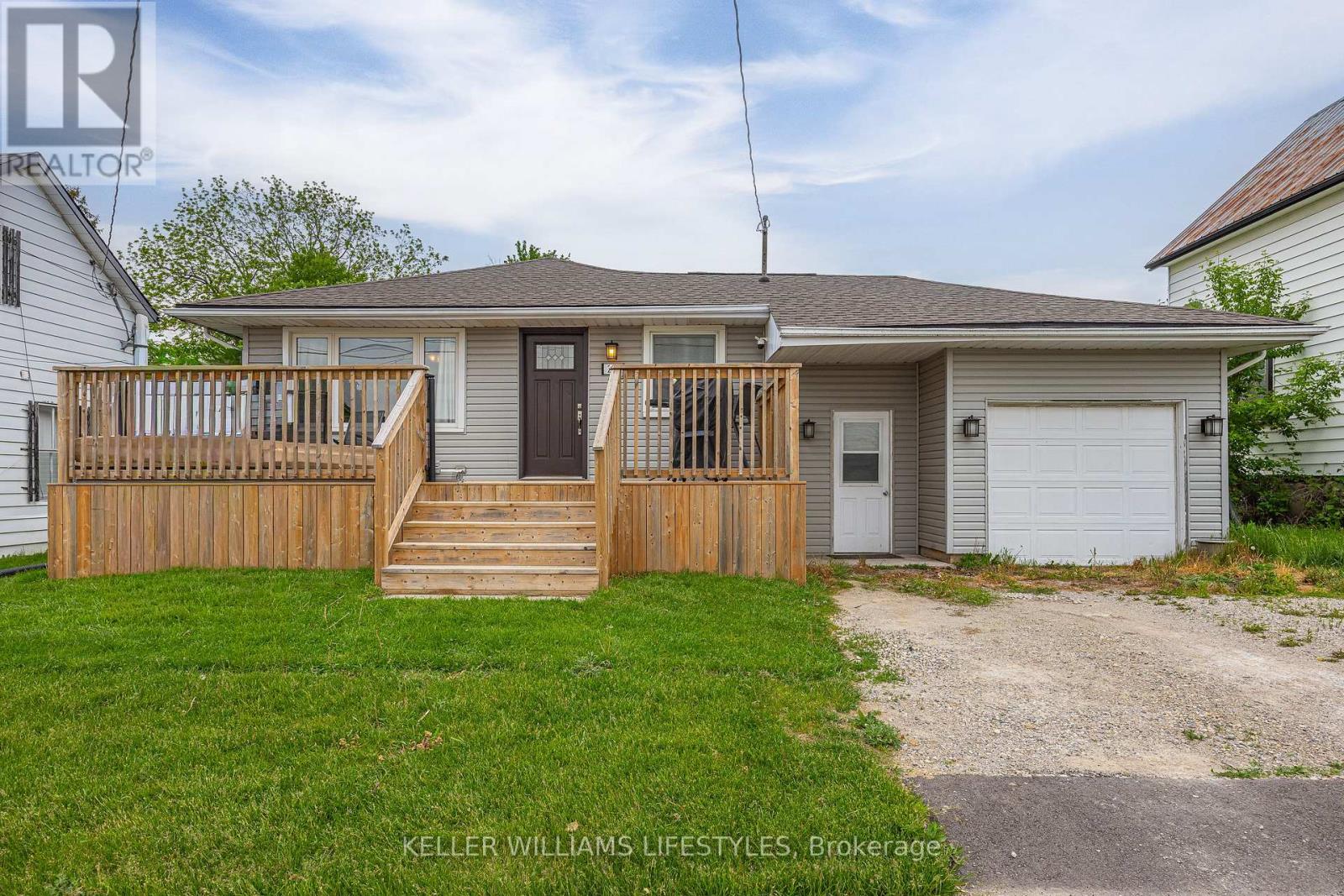 258 UPPER QUEEN STREET, Thames Centre, Ontario