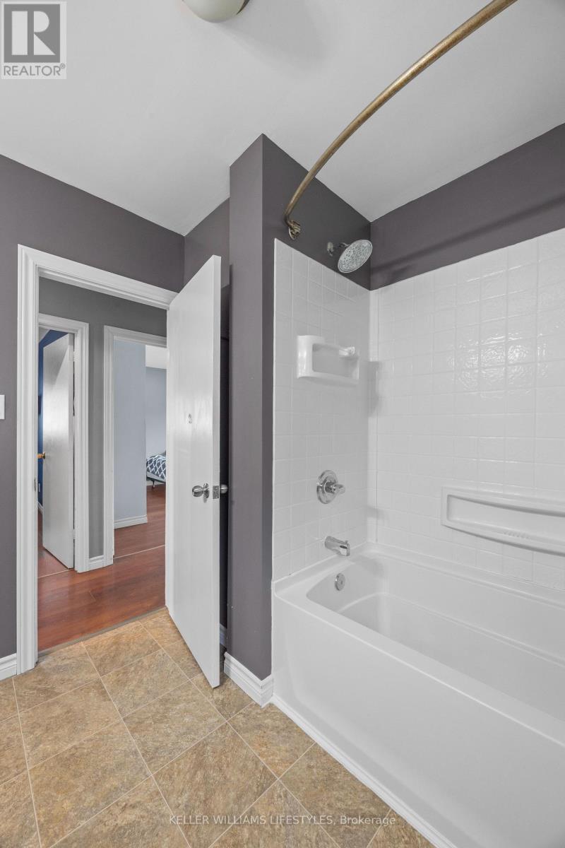 258 Upper Queen Street, Thames Centre, Ontario  N0M 2P0 - Photo 17 - X13209950