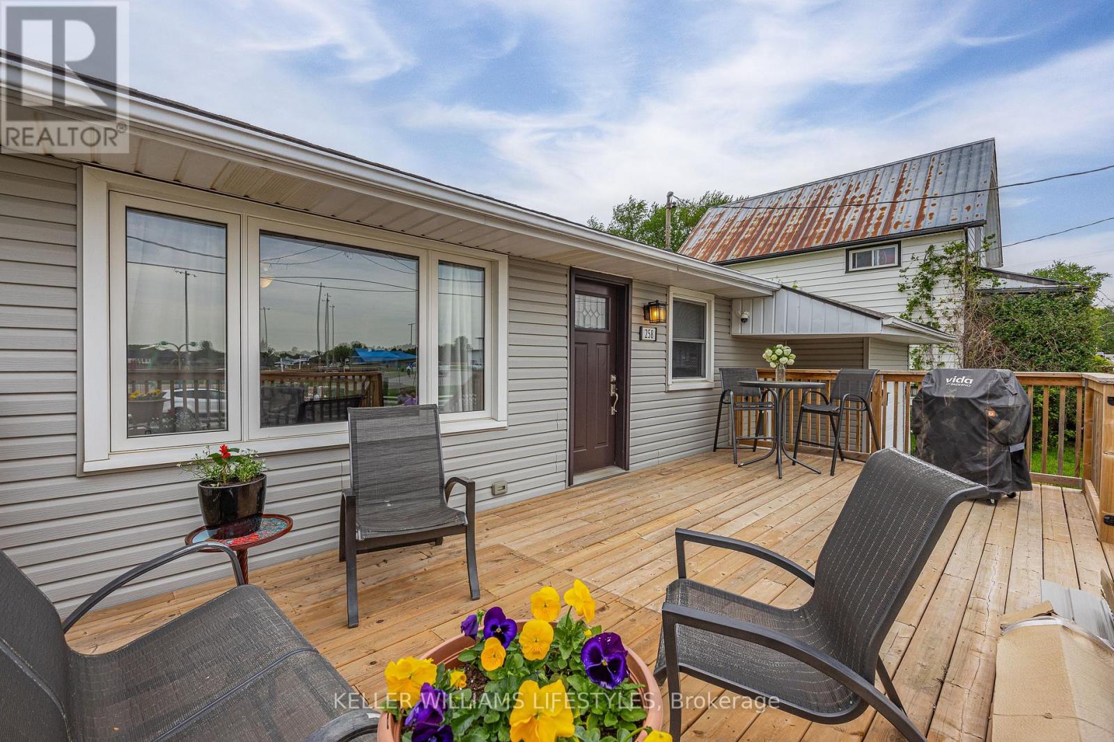 258 Upper Queen Street, Thames Centre, Ontario  N0M 2P0 - Photo 3 - X13209950