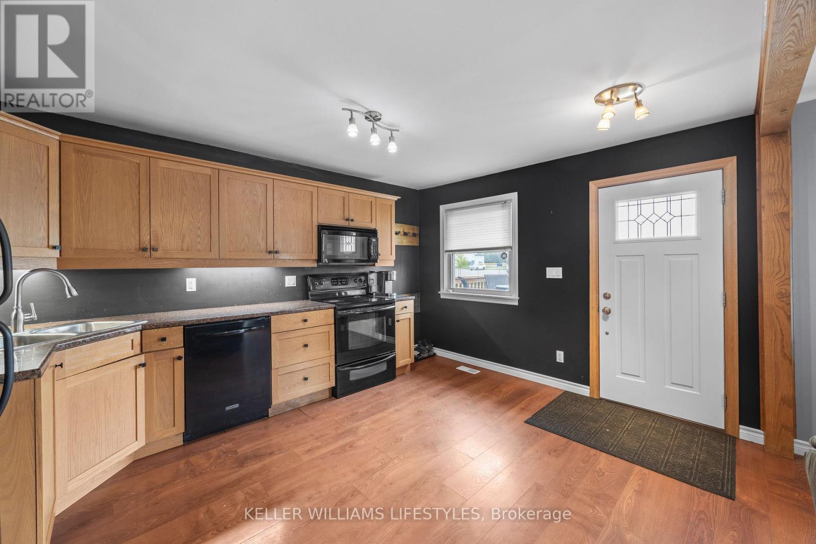 258 Upper Queen Street, Thames Centre, Ontario  N0M 2P0 - Photo 4 - X13209950