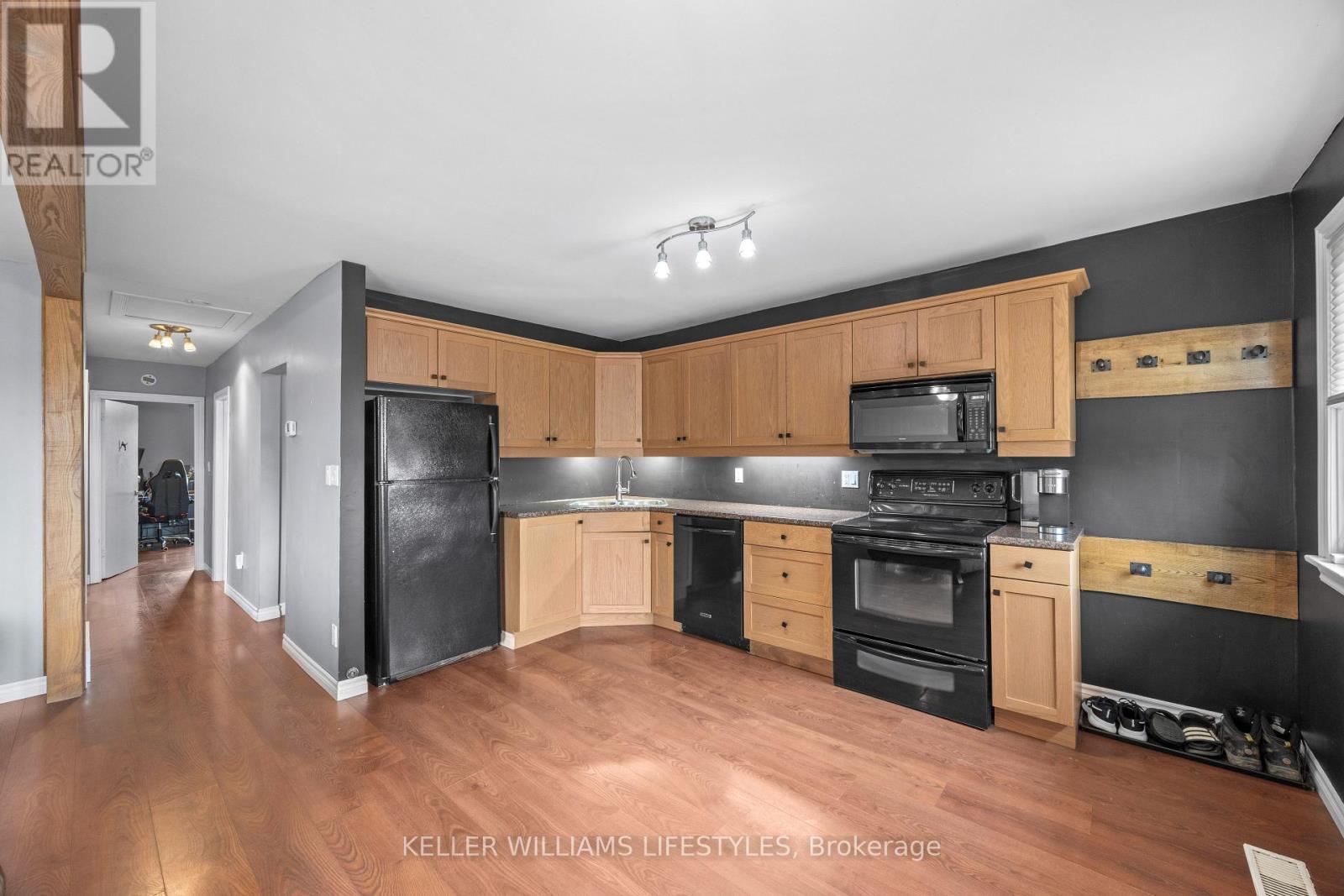 258 Upper Queen Street, Thames Centre, Ontario  N0M 2P0 - Photo 6 - X13209950