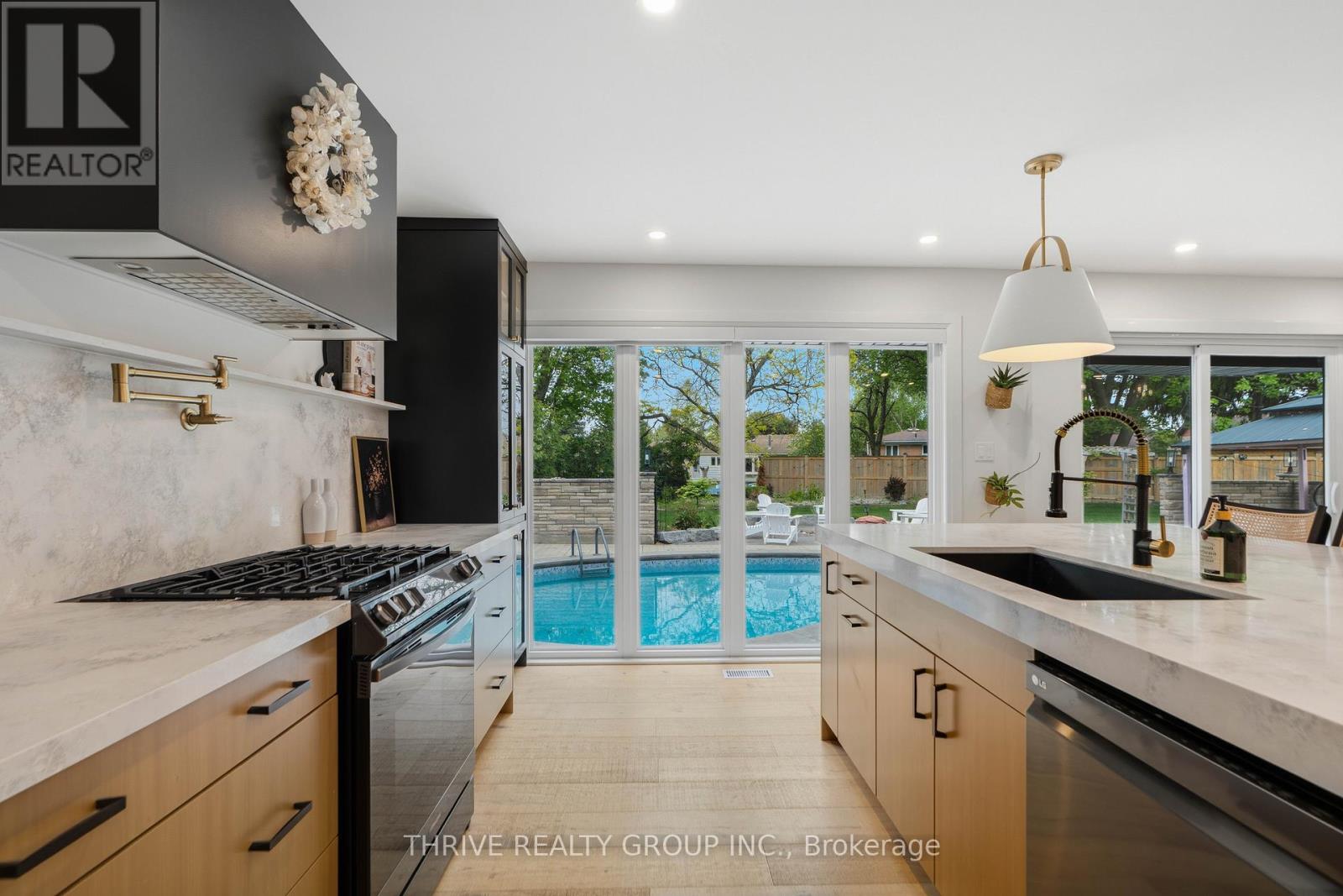 137 Sherwood Place, Thames Centre, Ontario  N0L 1G3 - Photo 9 - X13210048