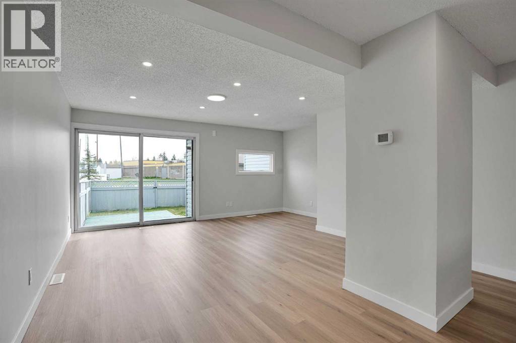 16, 131 Templehill Drive Ne, Calgary, Alberta  T1Y 4T1 - Photo 11 - A2315649