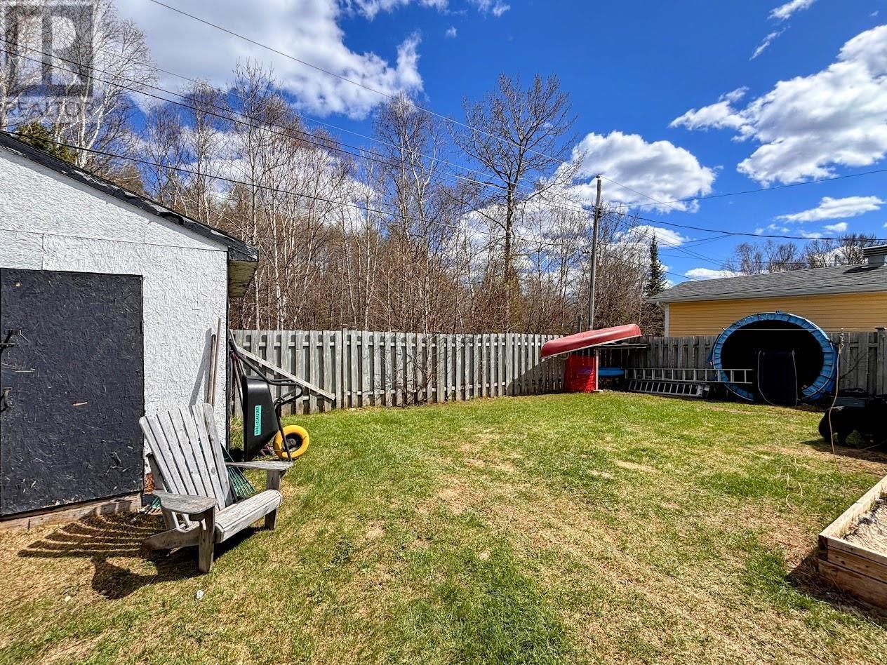 50 Otter Ave, Manitouwadge, Ontario  P0T 2C0 - Photo 37 - TB2601216