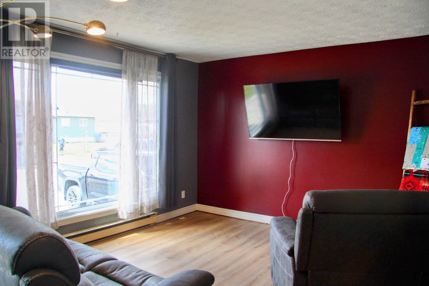 50 Otter Ave, Manitouwadge, Ontario  P0T 2C0 - Photo 7 - TB2601216