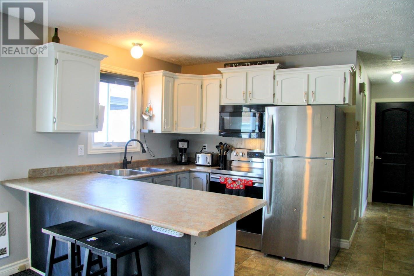 50 Otter Ave, Manitouwadge, Ontario  P0T 2C0 - Photo 3 - TB2601216