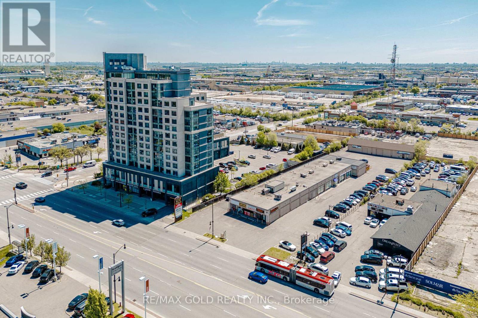 G1 - 243 Queen Street E, Brampton, Ontario L6W 2B5 - Photo 3 - W13209776