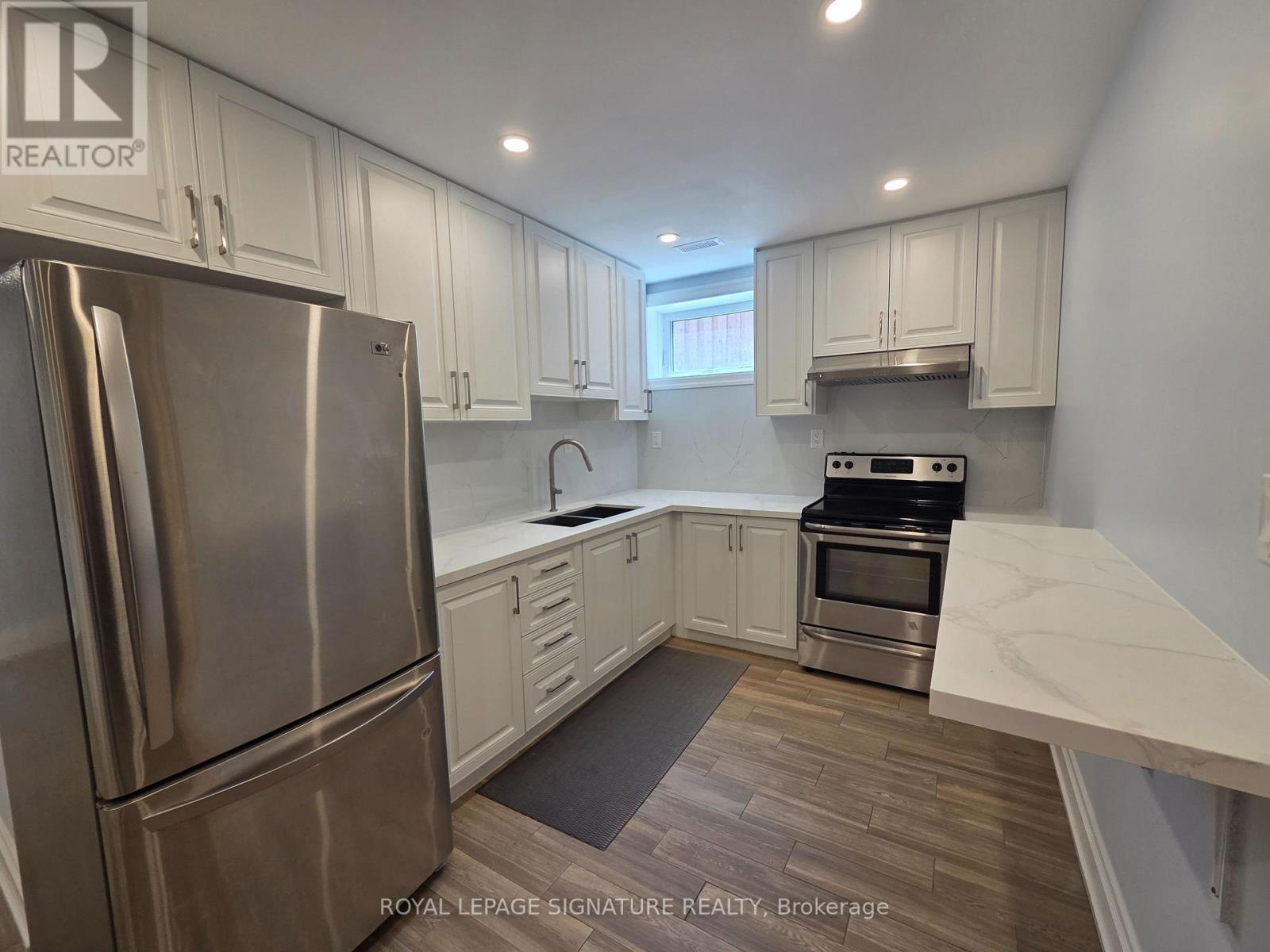 Lower - 33 Ingleside Drive, Toronto, Ontario  M3K 1V2 - Photo 8 - W13209790