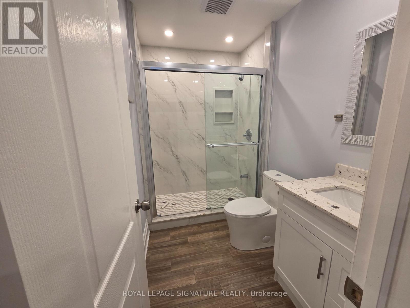 Lower - 33 Ingleside Drive, Toronto, Ontario  M3K 1V2 - Photo 9 - W13209790