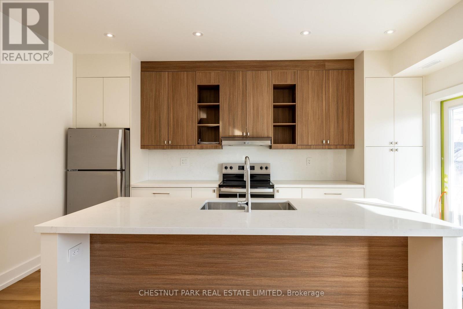 B - 29 Hatherley Road, Toronto, Ontario  M6E 1V8 - Photo 13 - W13209862