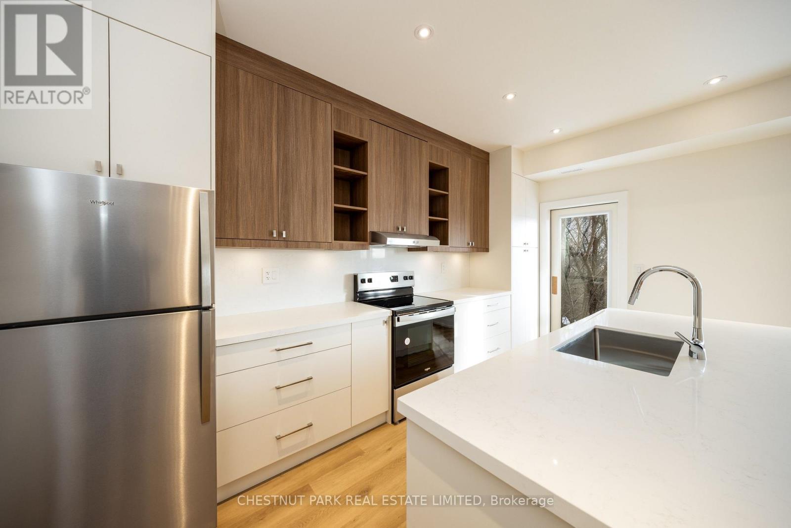 D - 29 Hatherley Road, Toronto, Ontario  M6E 1V8 - Photo 18 - W13209924