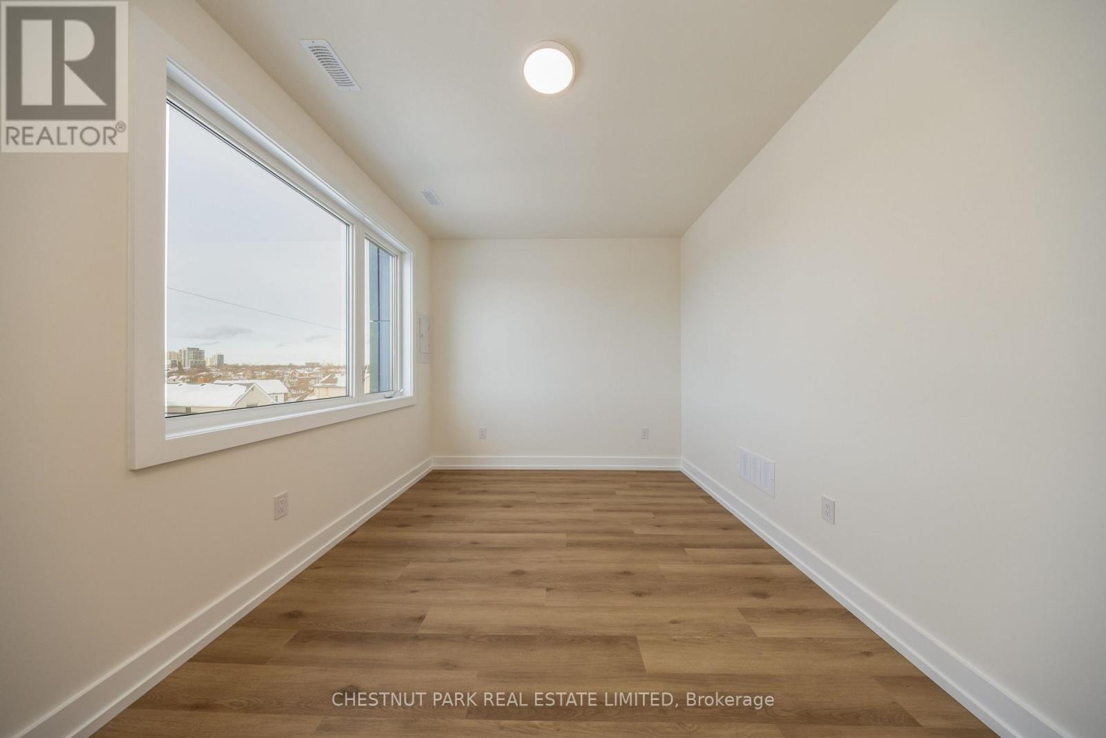 D - 29 Hatherley Road, Toronto, Ontario  M6E 1V8 - Photo 22 - W13209924