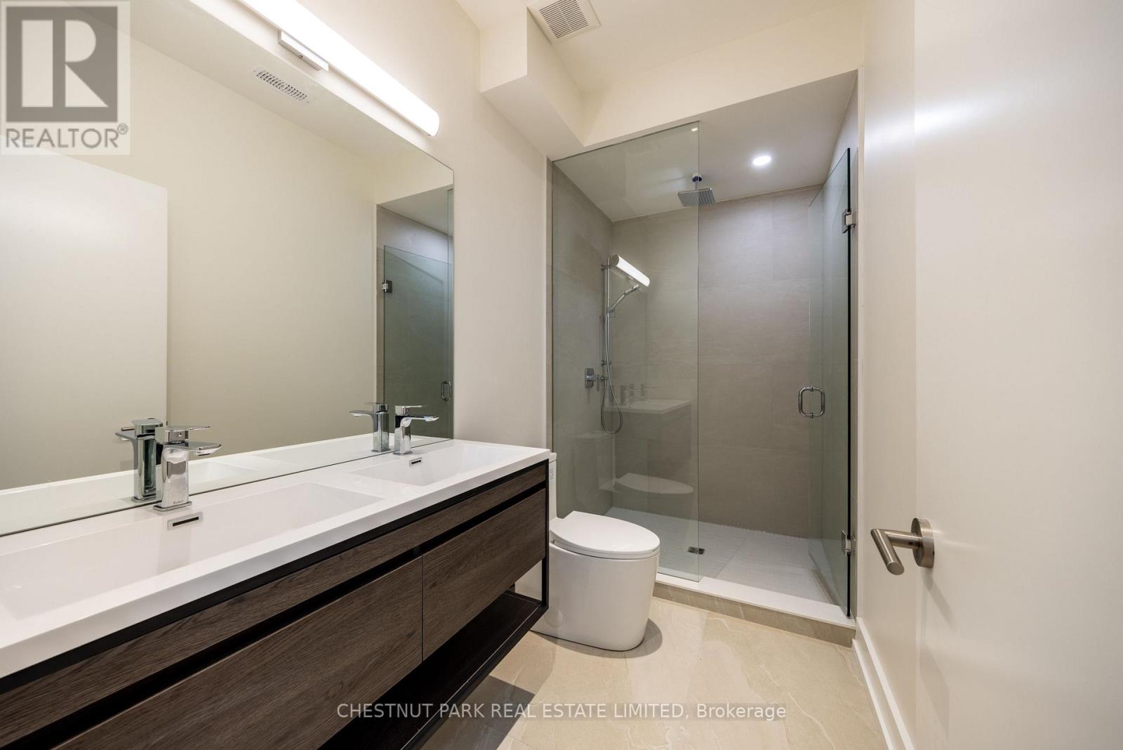 D - 29 Hatherley Road, Toronto, Ontario  M6E 1V8 - Photo 35 - W13209924