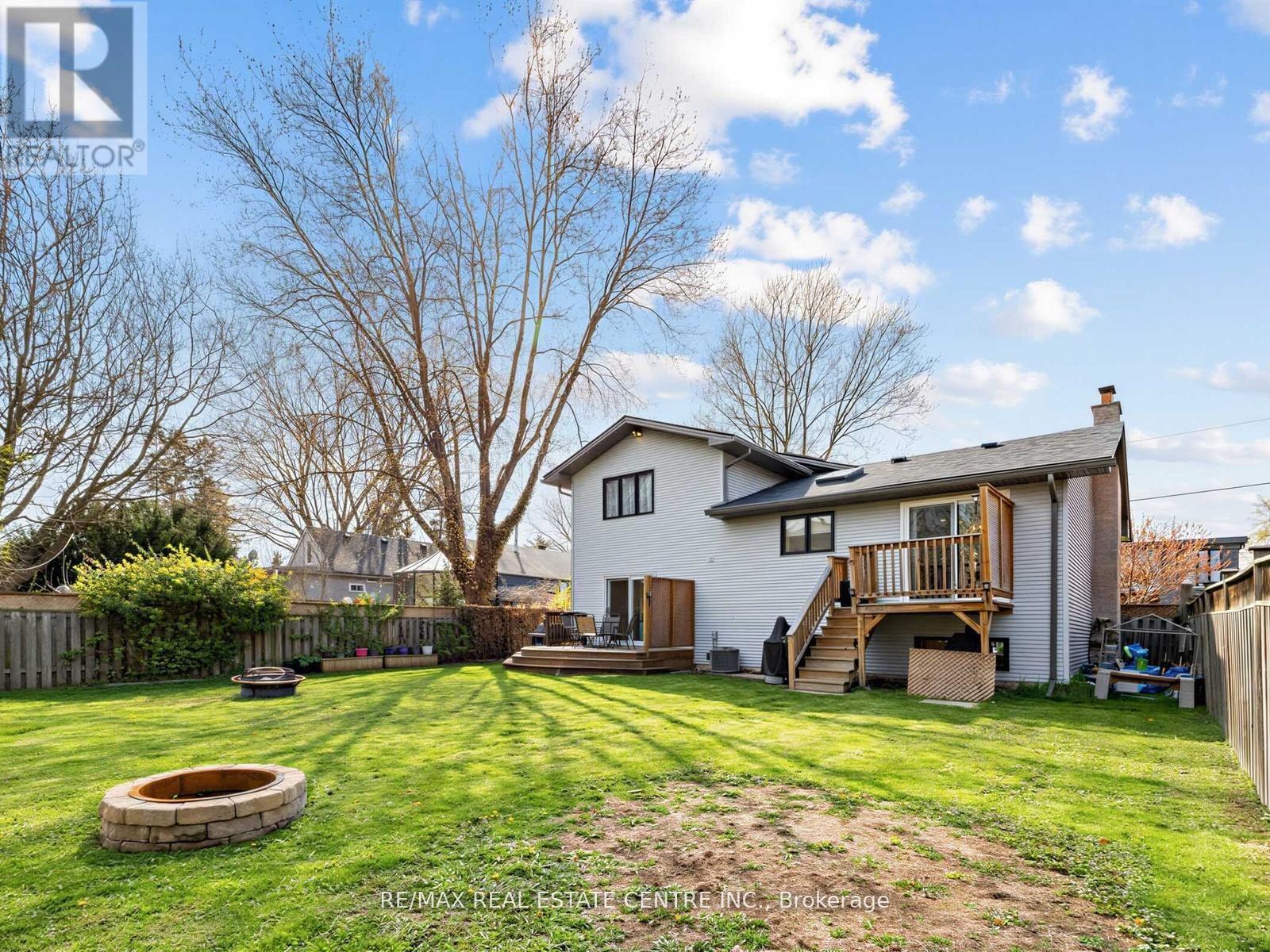 592 Montbeck Crescent, Mississauga, Ontario  L5G 1N8 - Photo 2 - W13209944