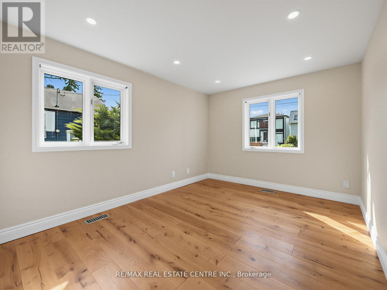 592 Montbeck Crescent, Mississauga, Ontario  L5G 1N8 - Photo 8 - W13209944