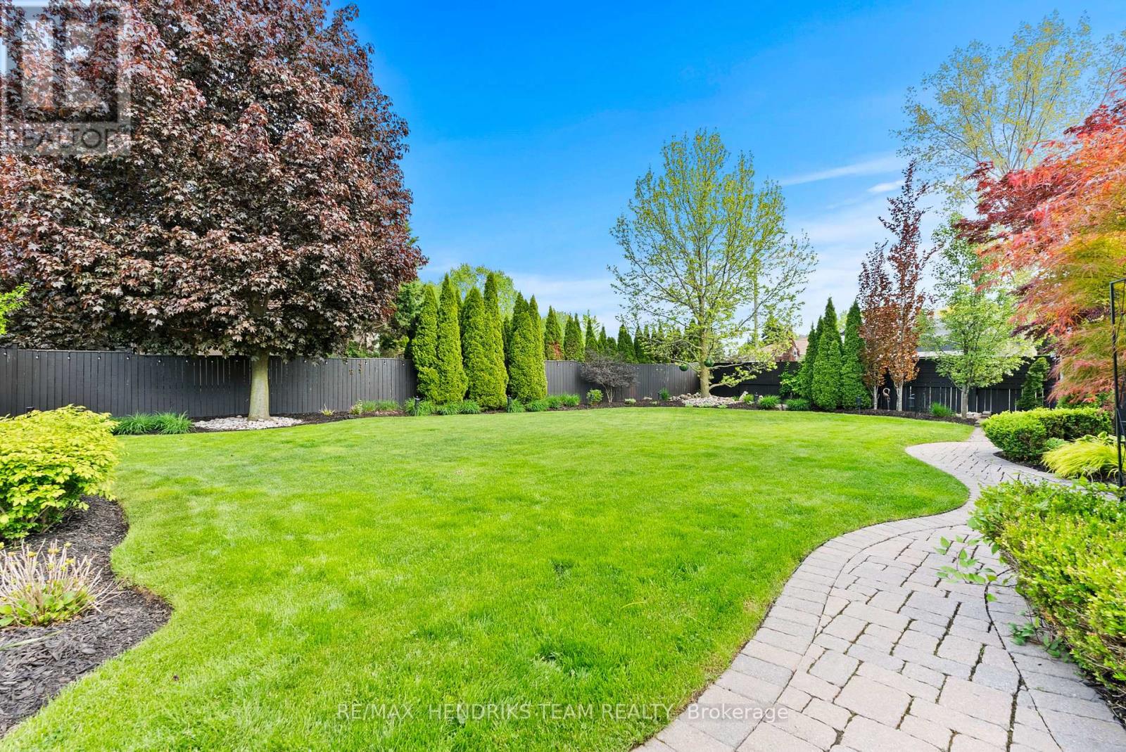 8152 Westminster Drive, Niagara Falls, Ontario  L2H 2Y8 - Photo 46 - X13210002
