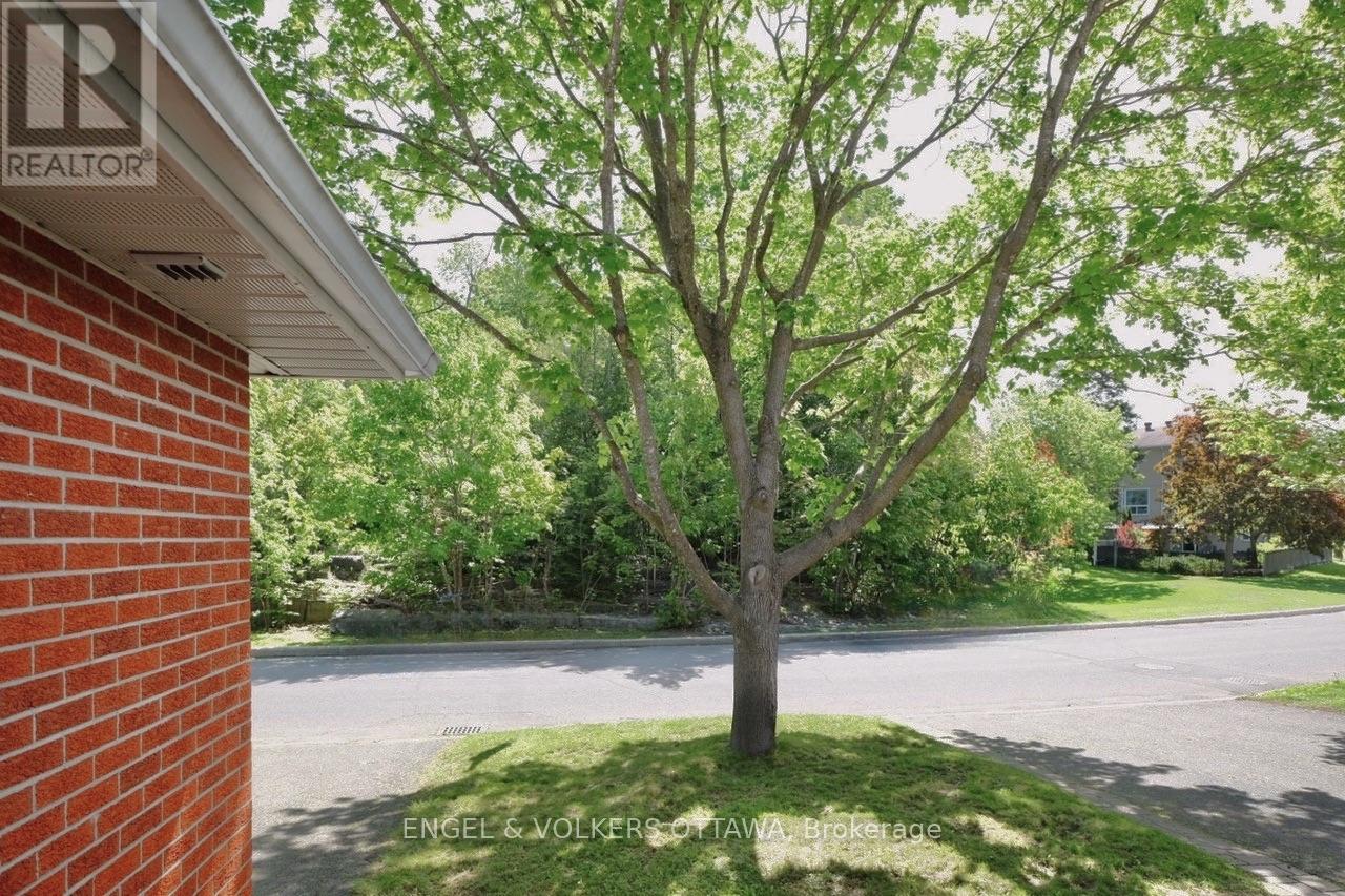 1152 Des Forets Avenue, Ottawa, Ontario  K1C 5K6 - Photo 2 - X13127500