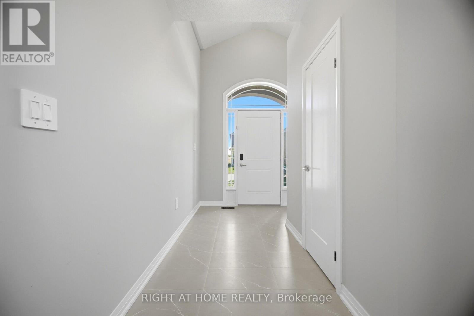 190 Rockledge Drive, Hamilton, Ontario  L0R 1P0 - Photo 5 - X13209772