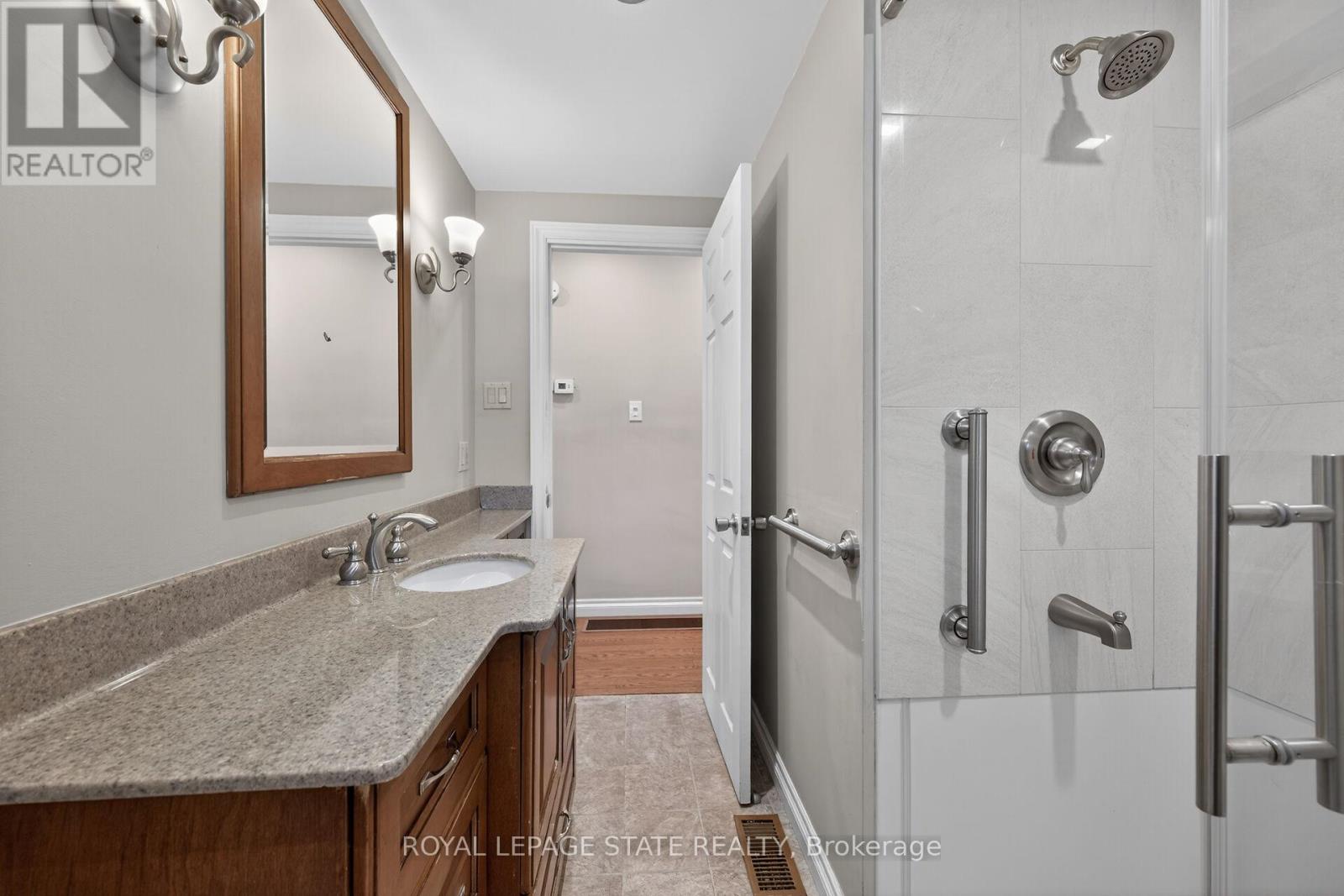 88 West 33rd Street, Hamilton, Ontario  L9C 5J1 - Photo 24 - X13209784