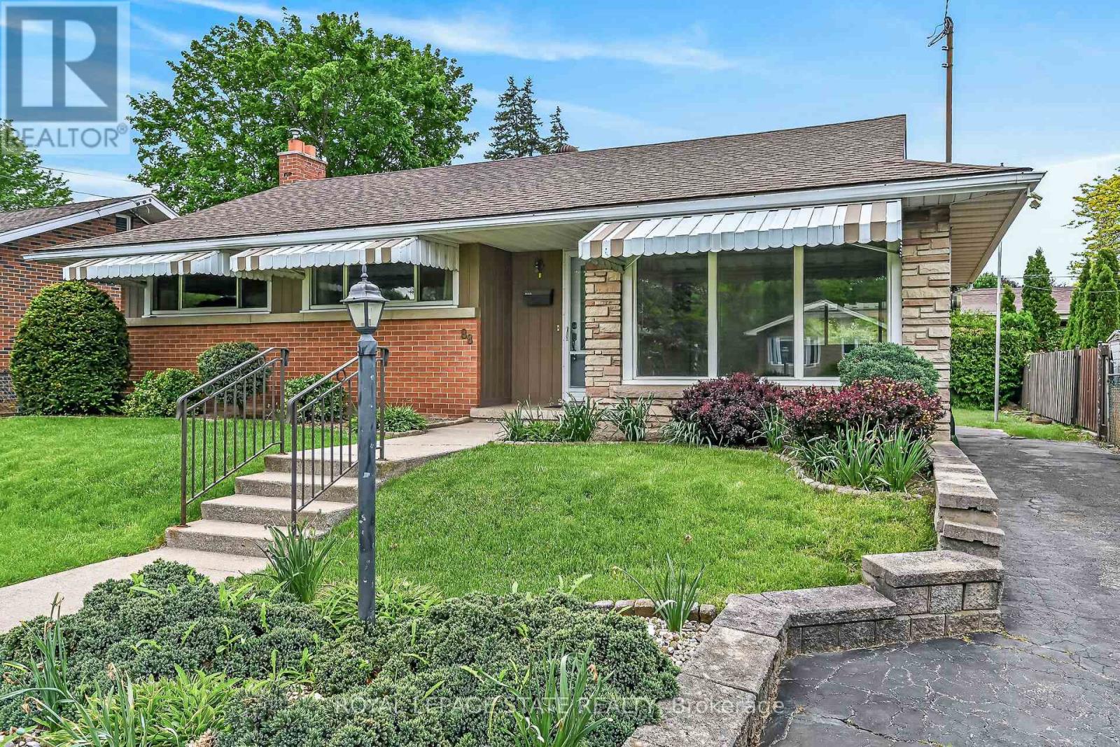 88 West 33rd Street, Hamilton, Ontario  L9C 5J1 - Photo 3 - X13209784
