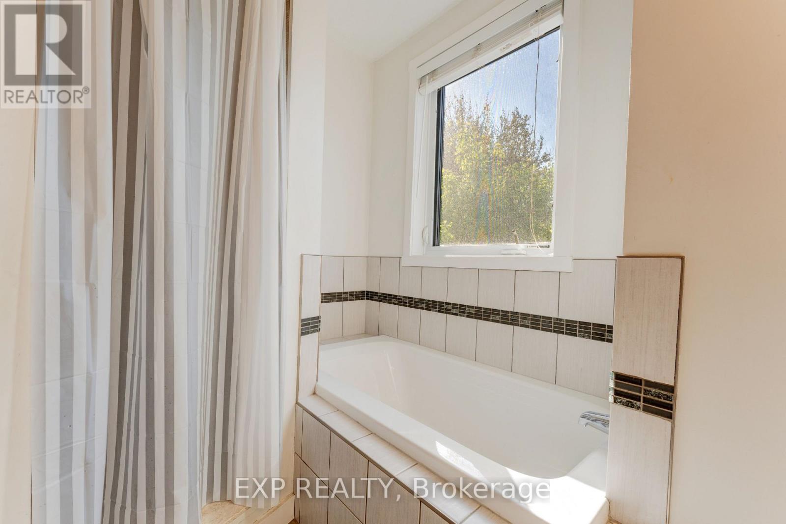 5 - 487 East Avenue, Kitchener, Ontario  N2H 0A8 - Photo 33 - X13209926