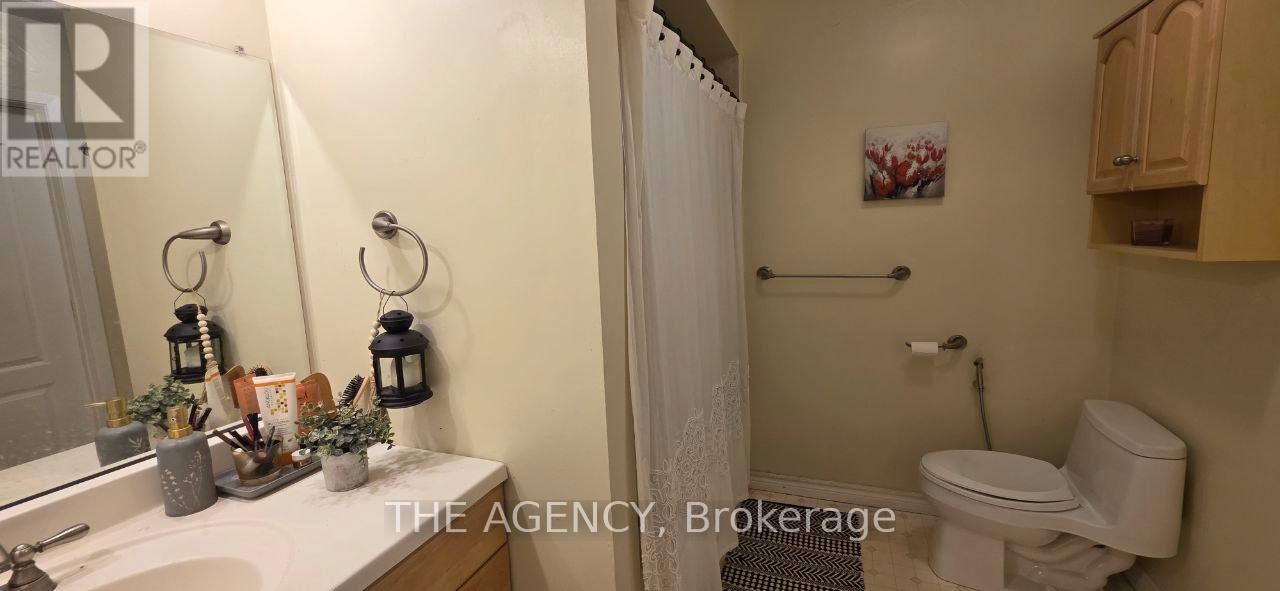 Upper - 69 Silas Hill Drive, Toronto, Ontario  M2J 2X8 - Photo 12 - C13210044