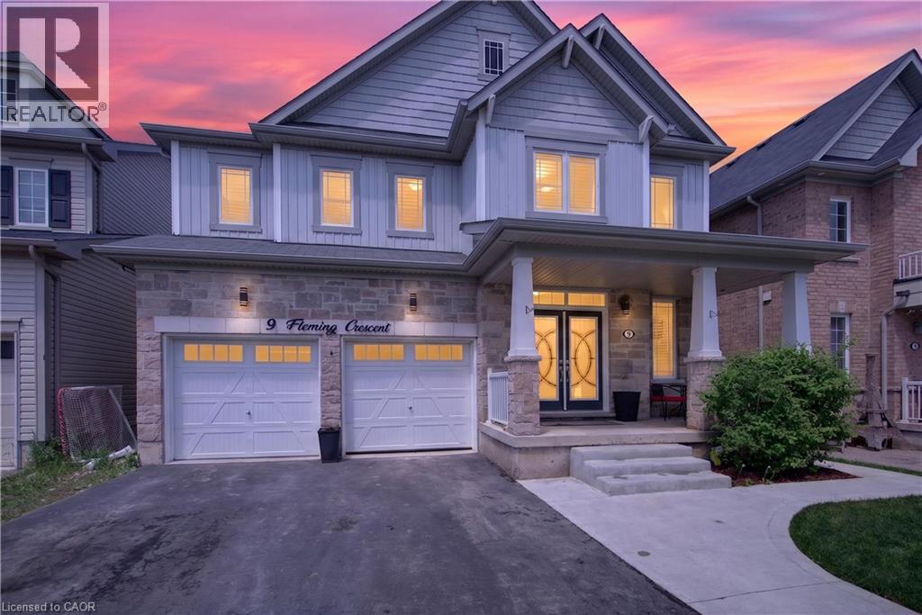 9 FLEMING Crescent, Caledonia, Ontario