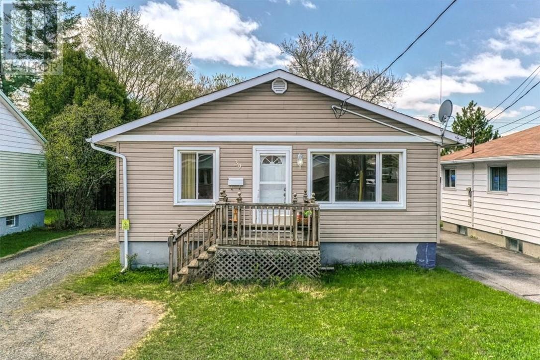 39 Oakwood Avenue, Capreol, Ontario