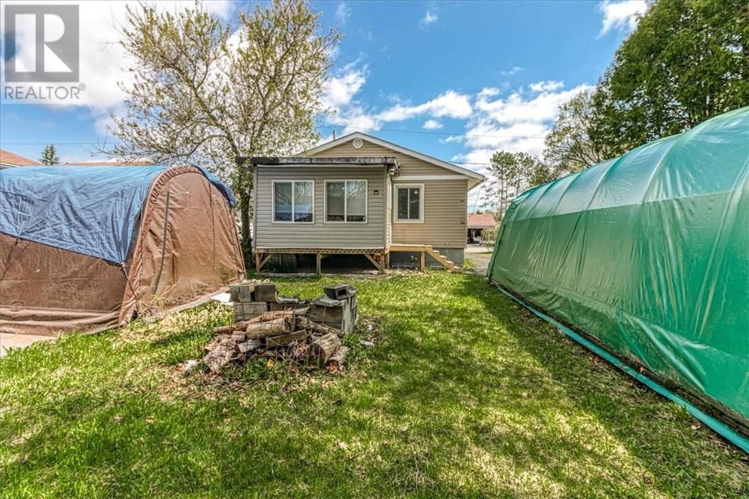 39 Oakwood Avenue, Capreol, Ontario  P0M 1H0 - Photo 2 - 2128141
