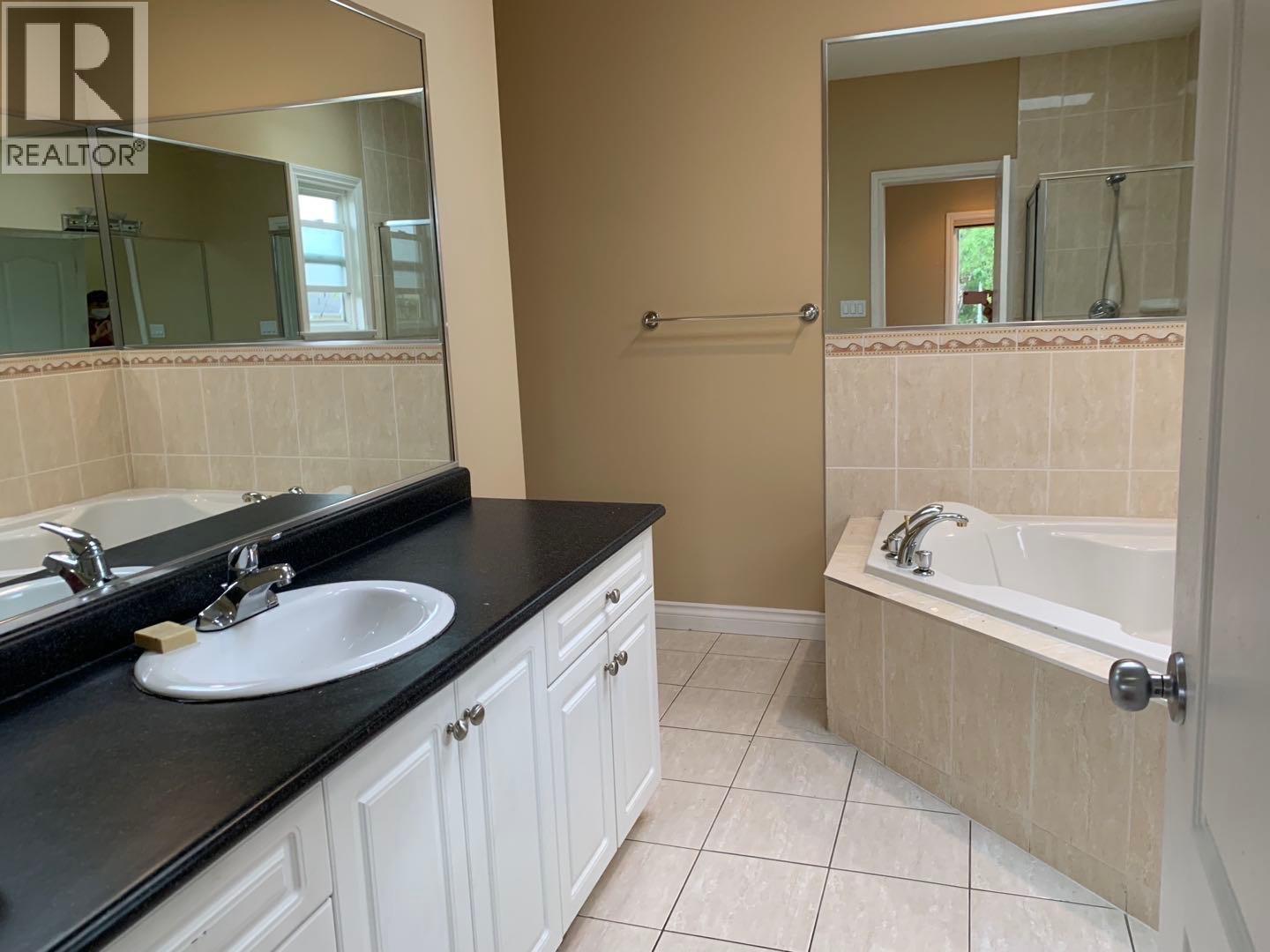 Master Room 1 11371 Cambie Road, Richmond, British Columbia  V6X 1L3 - Photo 3 - R3129132