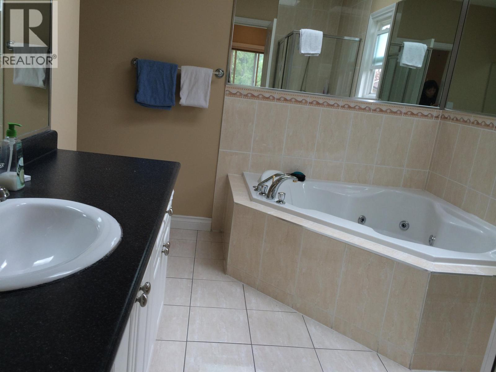Master Room 1 11371 Cambie Road, Richmond, British Columbia  V6X 1L3 - Photo 4 - R3129132