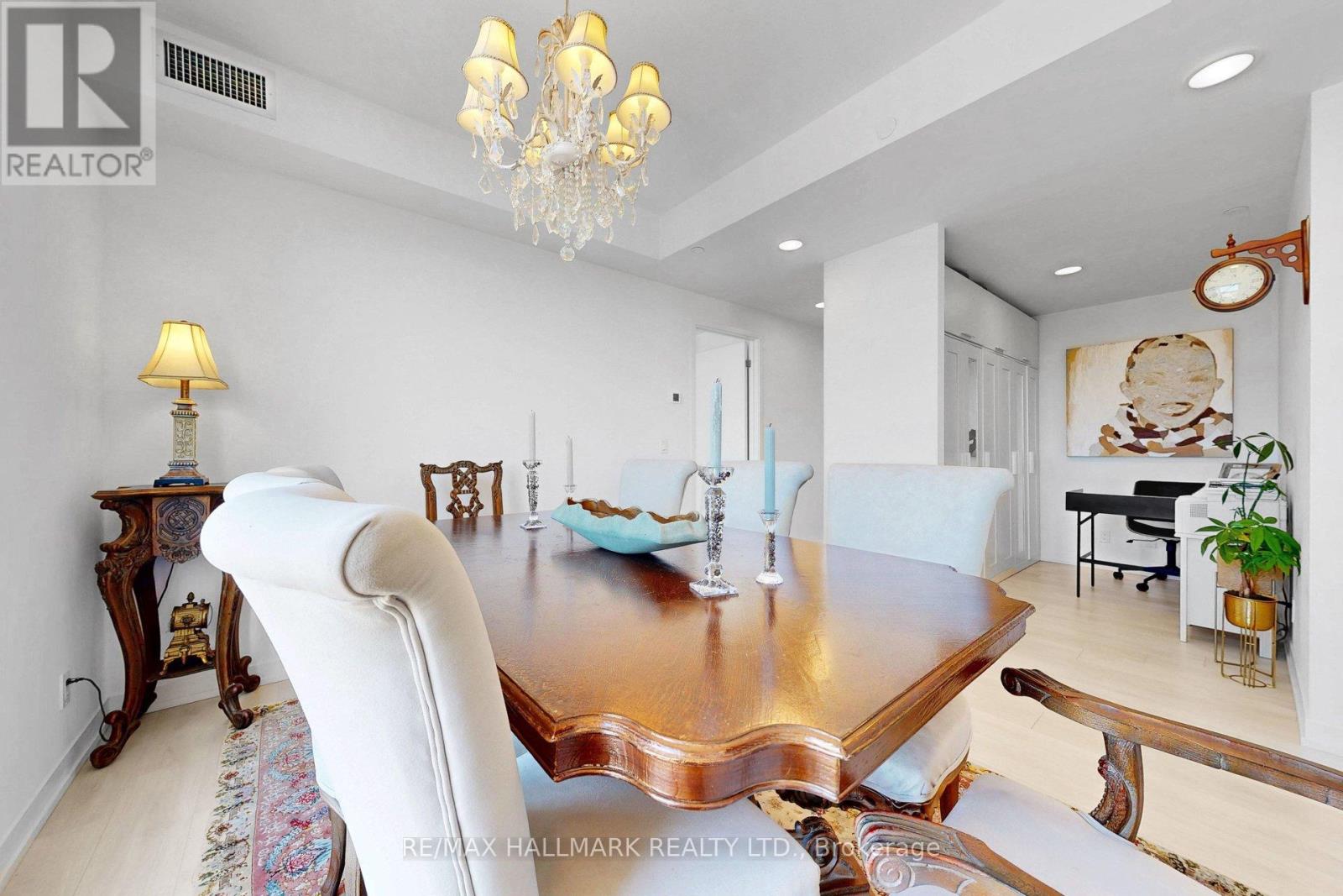 1101 - 8 Beverley Glen Boulevard, Vaughan, Ontario  L4J 0L5 - Photo 16 - N13210090