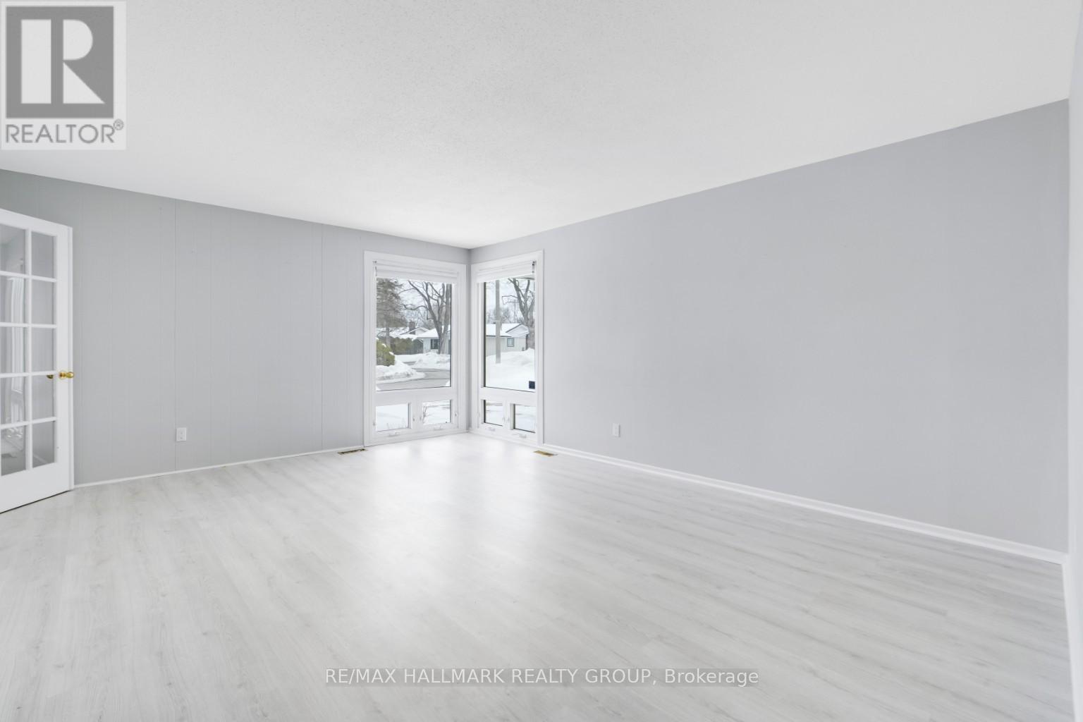2036 Kings Grove Crescent, Ottawa, Ontario  K1J 6G1 - Photo 5 - X12822552