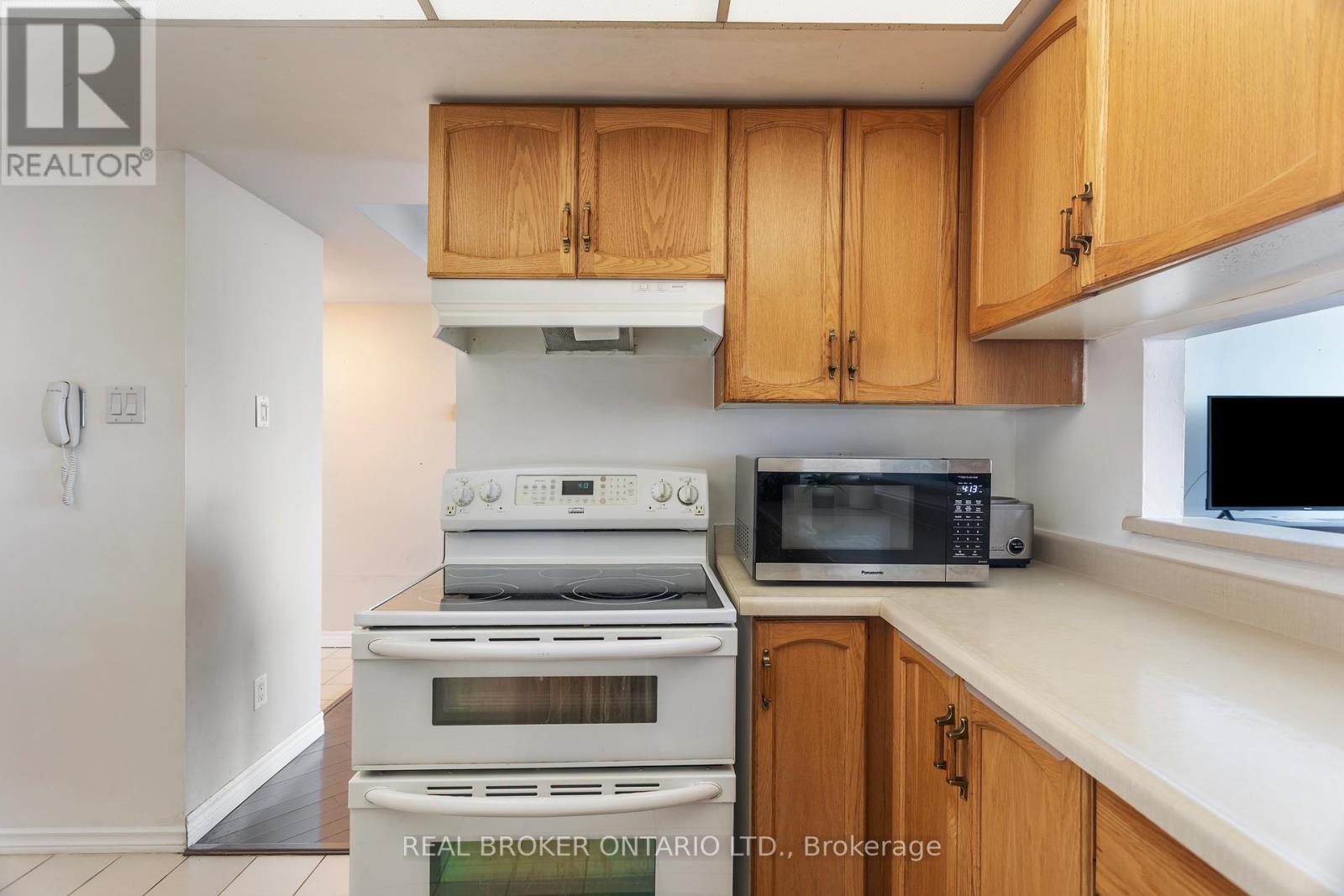 1005 - 330 Mill Street S, Brampton, Ontario L6Y 3V3 - Photo 9 - W13210012