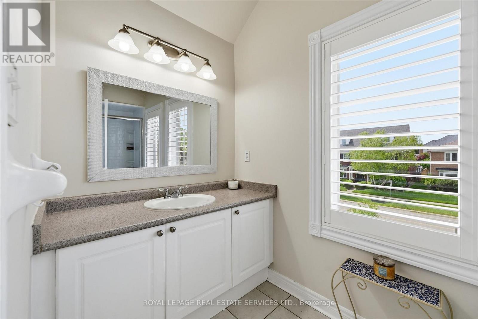 172 River Glen Boulevard, Oakville, Ontario  L6H 7K5 - Photo 28 - W13210072
