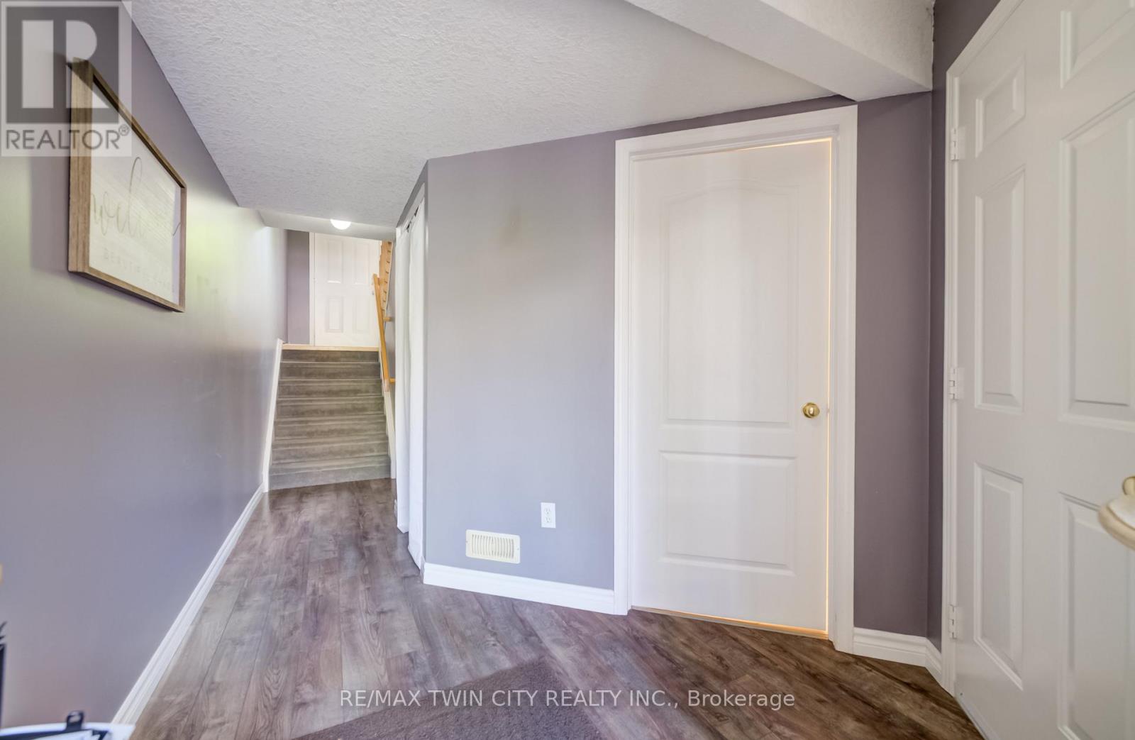 35 Grosvenor Lane, Cambridge, Ontario N1R 8N2 - Photo 4 - X13210018