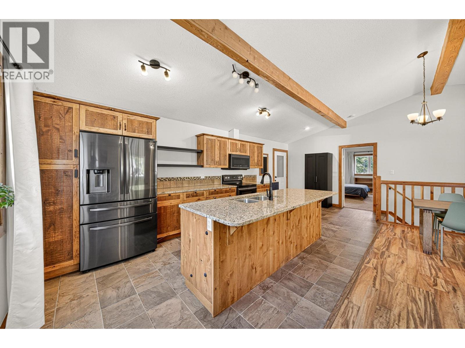 2058 Golden Eagle Drive, Sparwood, British Columbia  V0B 2G2 - Photo 10 - 10387616
