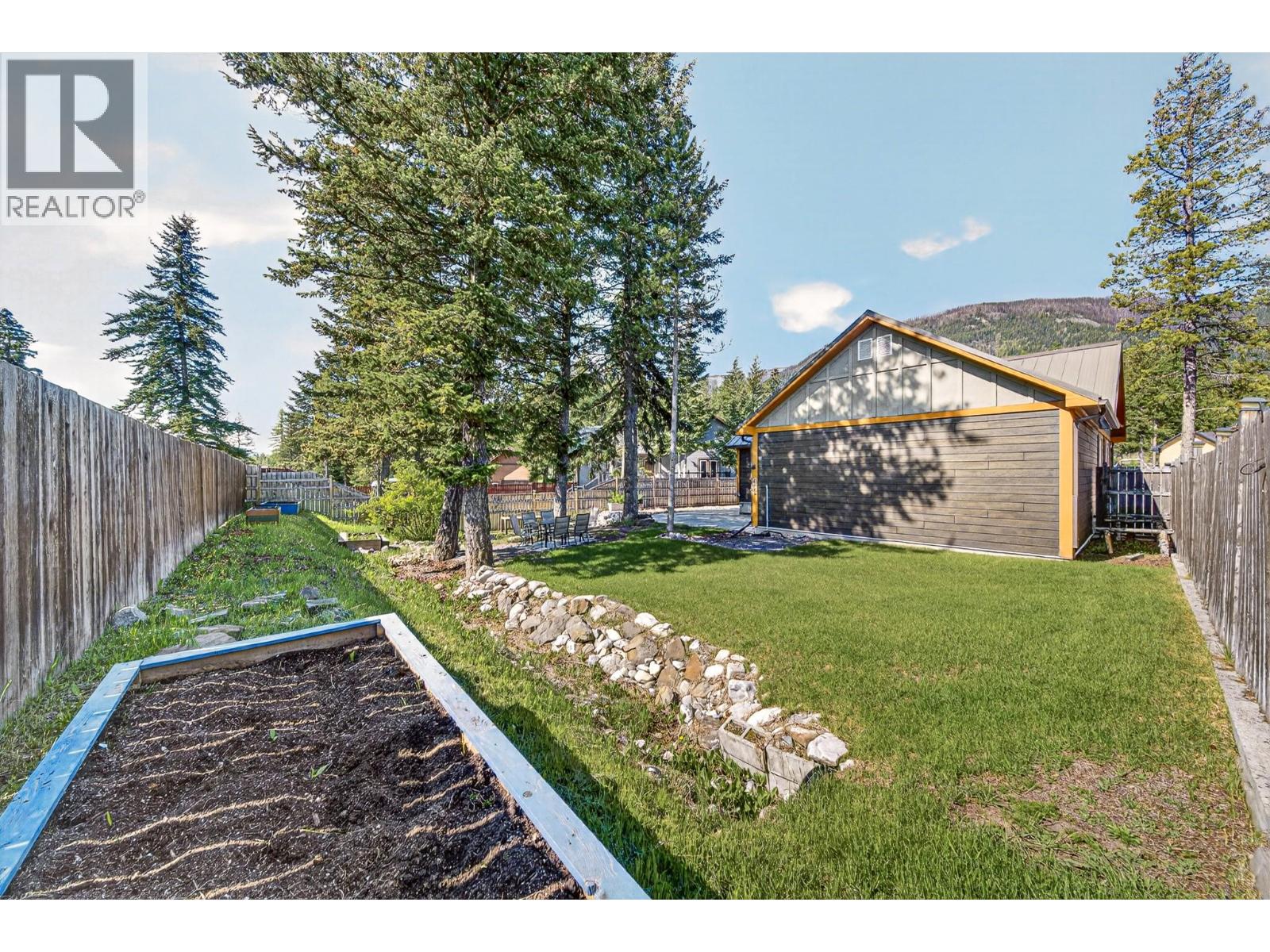 2058 Golden Eagle Drive, Sparwood, British Columbia  V0B 2G2 - Photo 32 - 10387616