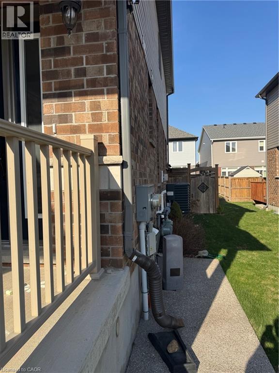 9 Sandybay Avenue Unit# Upper, Kitchener, Ontario  N2A 0H7 - Photo 3 - 40834525