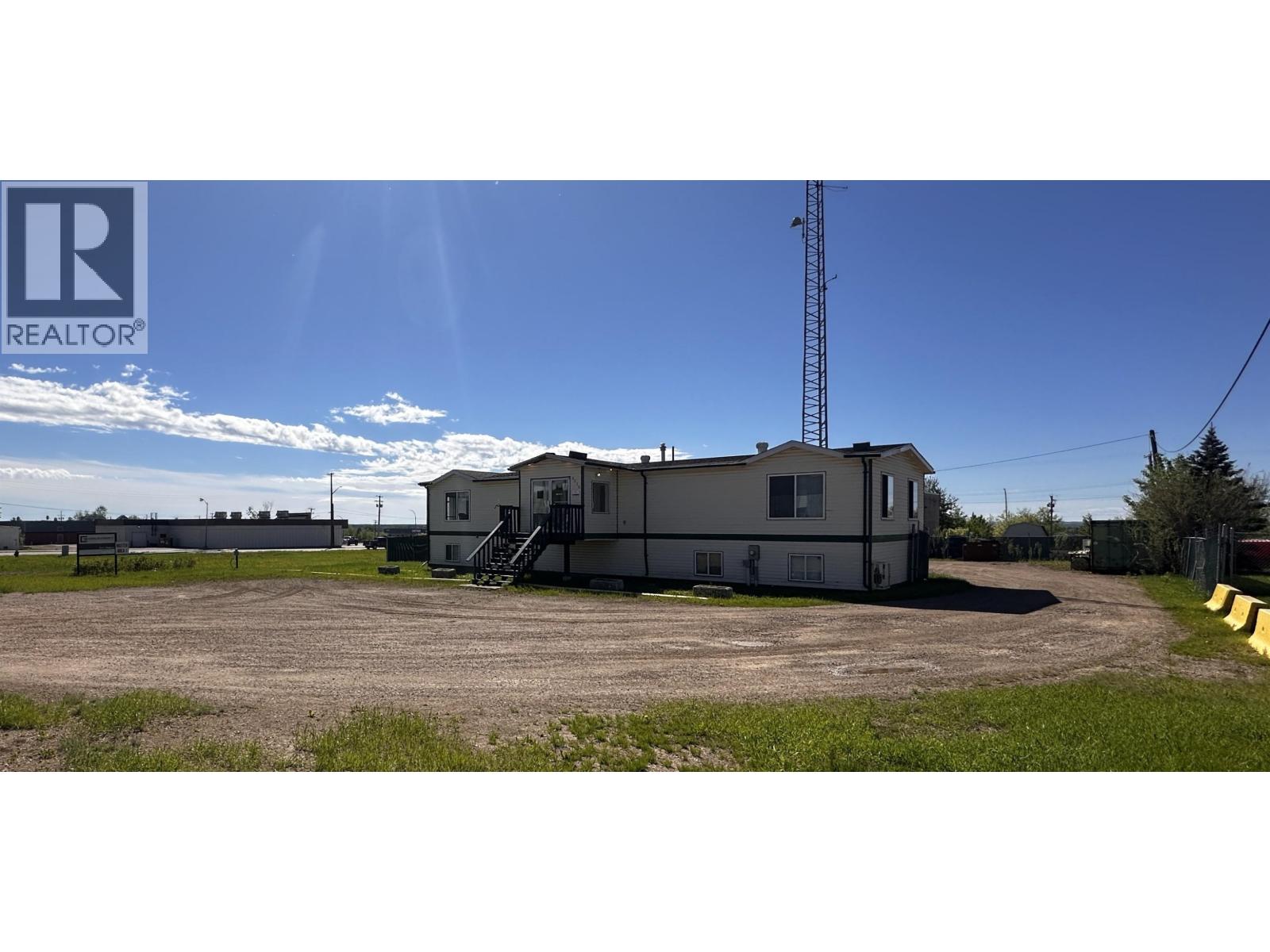 5011 W 52 Avenue, Fort Nelson, British Columbia  V0C 1R0 - Photo 2 - C8079047